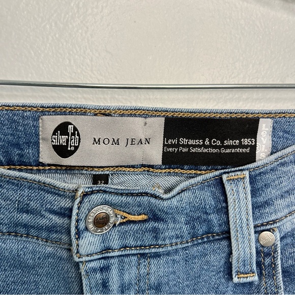 Levi's Silver Tab Mom Jeans Baggy High Rise Ankle Sz 32x27 Wasit 32 Light Wash - Picture 6 of 13